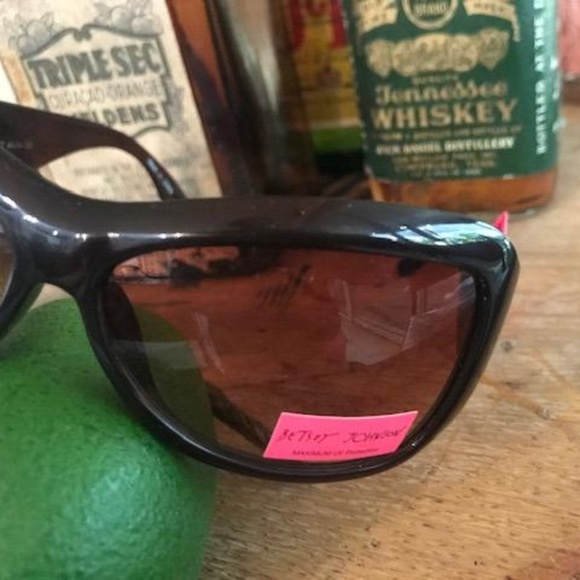 BETSEY JOHNSON Chestnut Brown  UV Sunglasses 33 main image 8